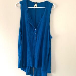 Light knit button tank